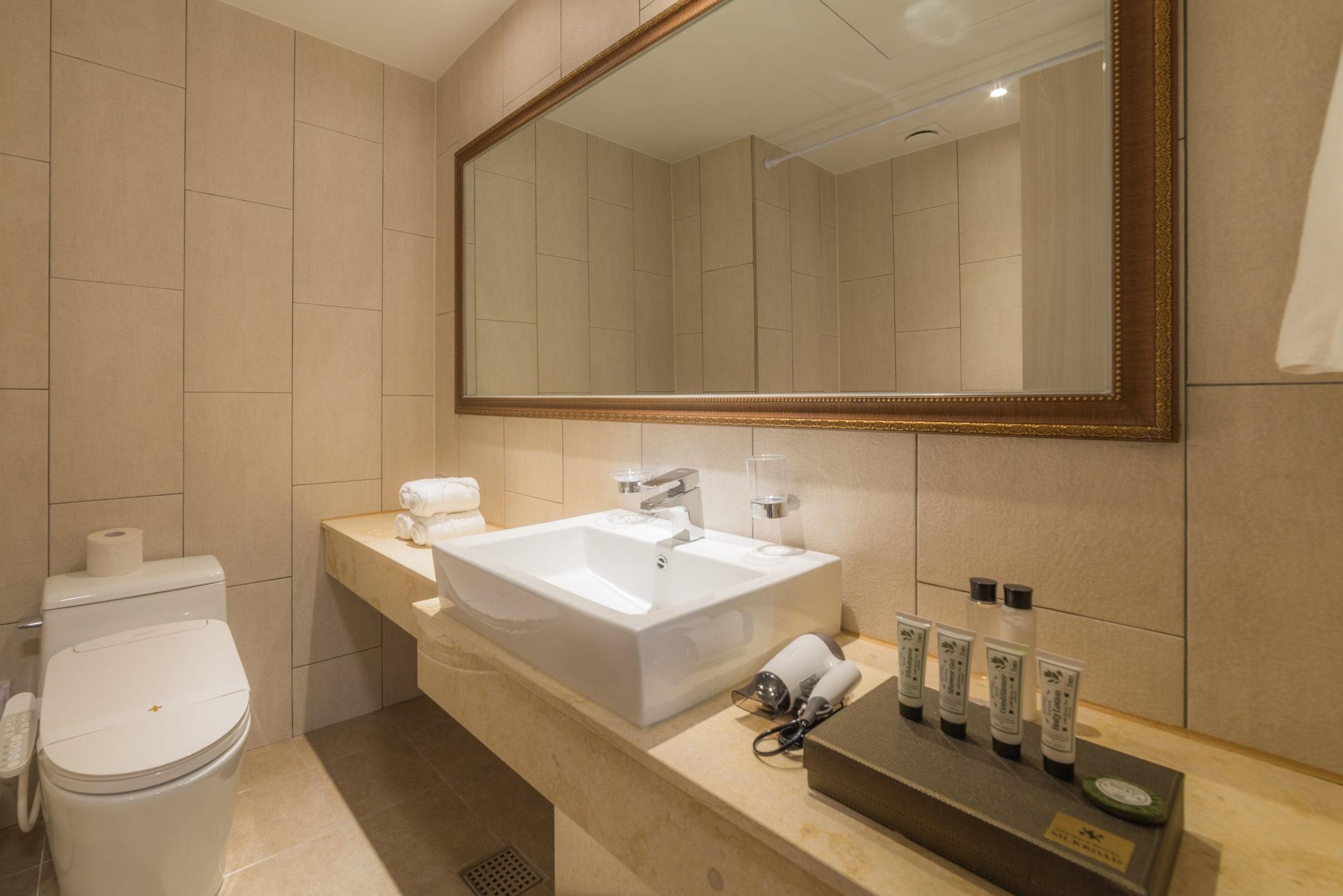 Reborn Suwon Silkroad Hotel Exterior foto