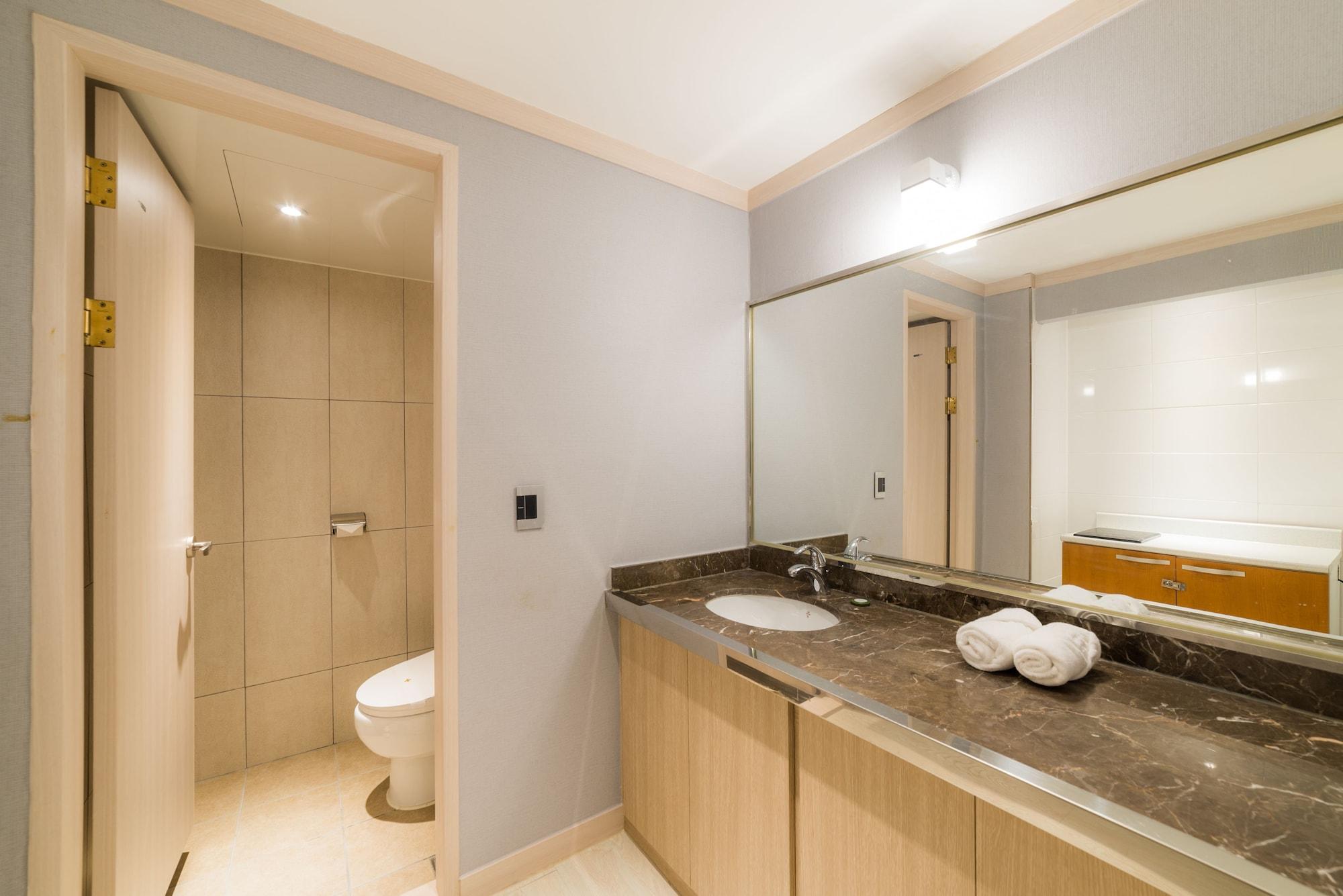 Reborn Suwon Silkroad Hotel Exterior foto