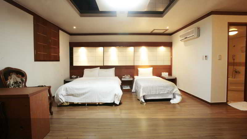 Reborn Suwon Silkroad Hotel Exterior foto