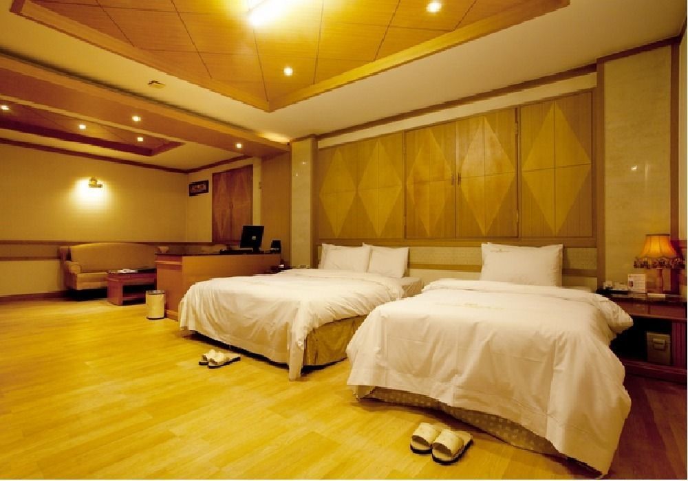 Reborn Suwon Silkroad Hotel Exterior foto
